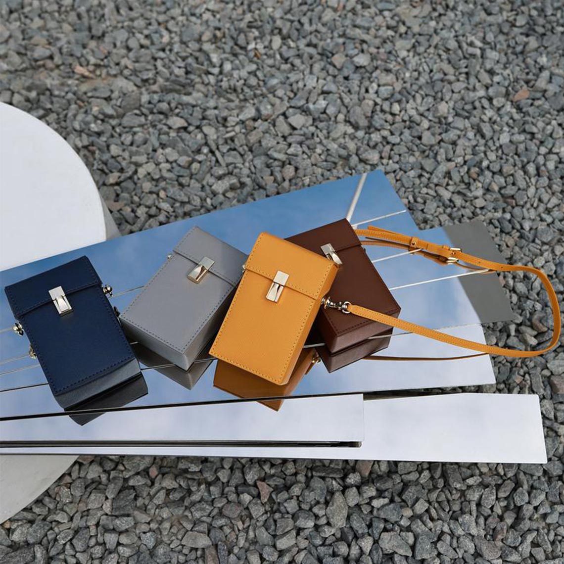 Genuine Leather Phone Bag DIY Sewing Kit – Hand-Stitched Craft Project detail image 4