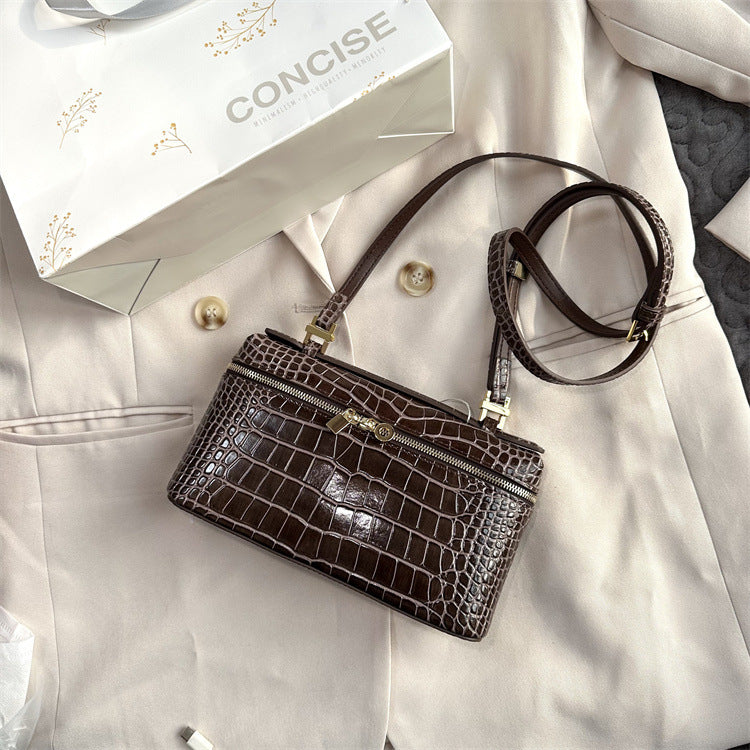 Crocodile Embossed Leather Extra Pocket Pouch LP19 detail image 11