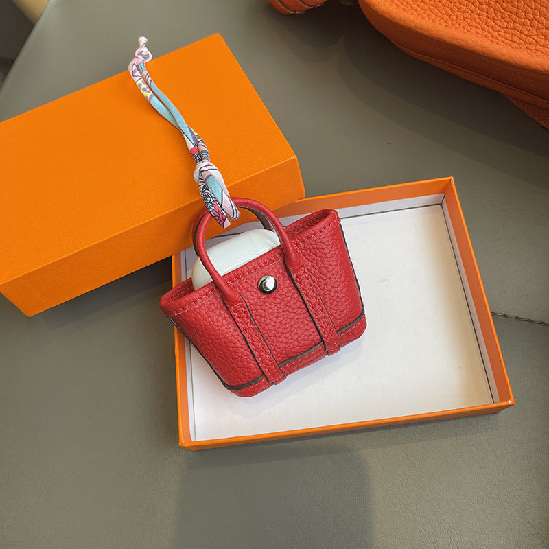 Mini Tote Bag Charm and AirPods Pro Holder in Top Grain Leather detail image 7
