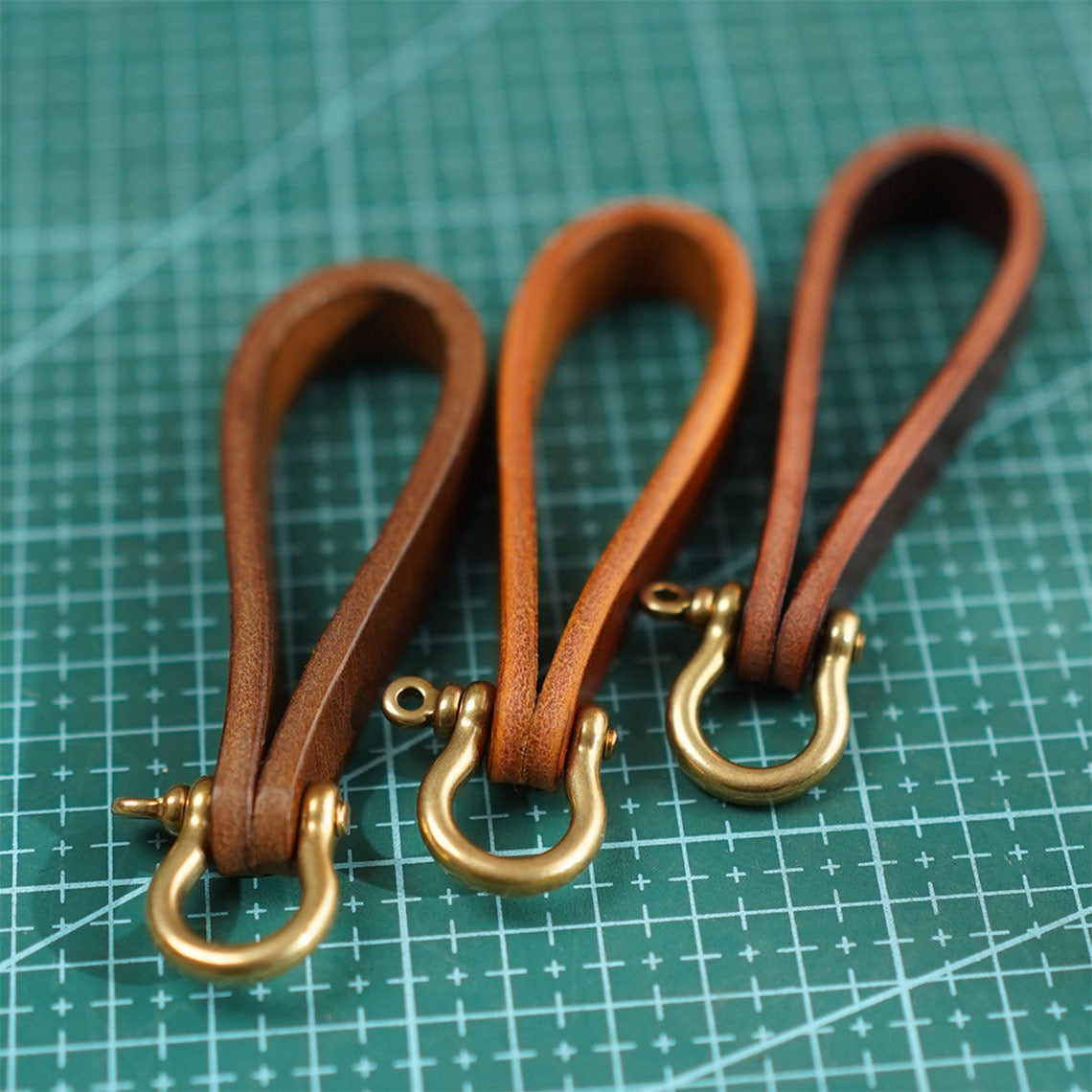 Heavy Duty Vegetable Tanned Leather Keyring with Brass Clip or Buckle product image 1