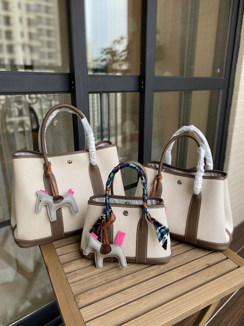 Canvas & Leather Tote Bag with Contrast Color – Three Sizes, Nine Colors detail image 18