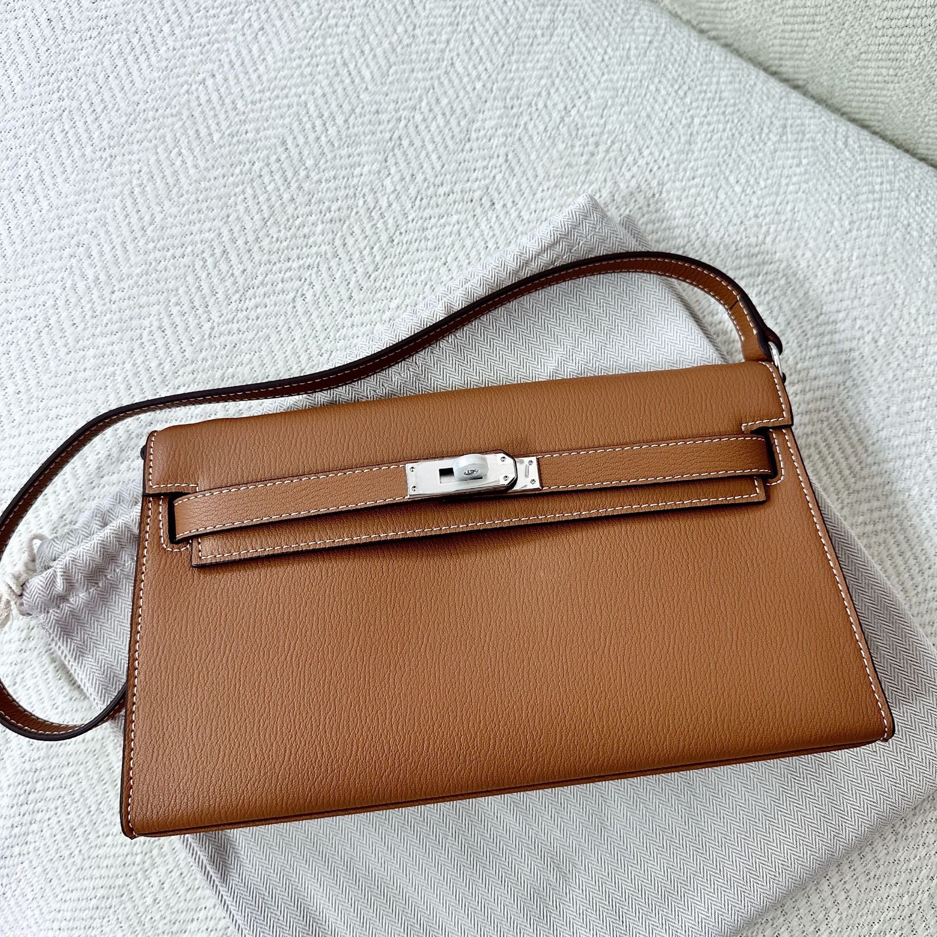 Elan Top Handle Hobo Bag with Detachable Shoulder Strap detail image 9