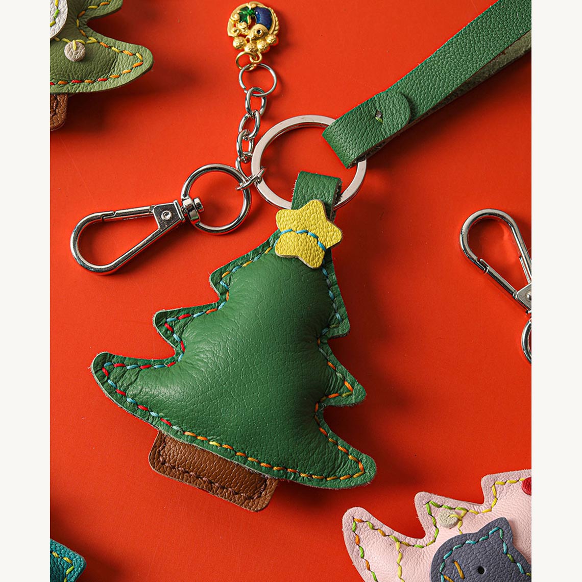 Hand Sewn Leather Kitty Christmas Tree Keychain DIY Kit detail image 4