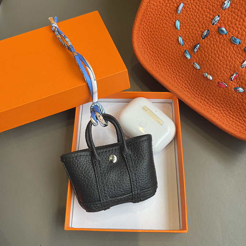Mini Tote Bag Charm and AirPods Pro Holder in Top Grain Leather detail image 4