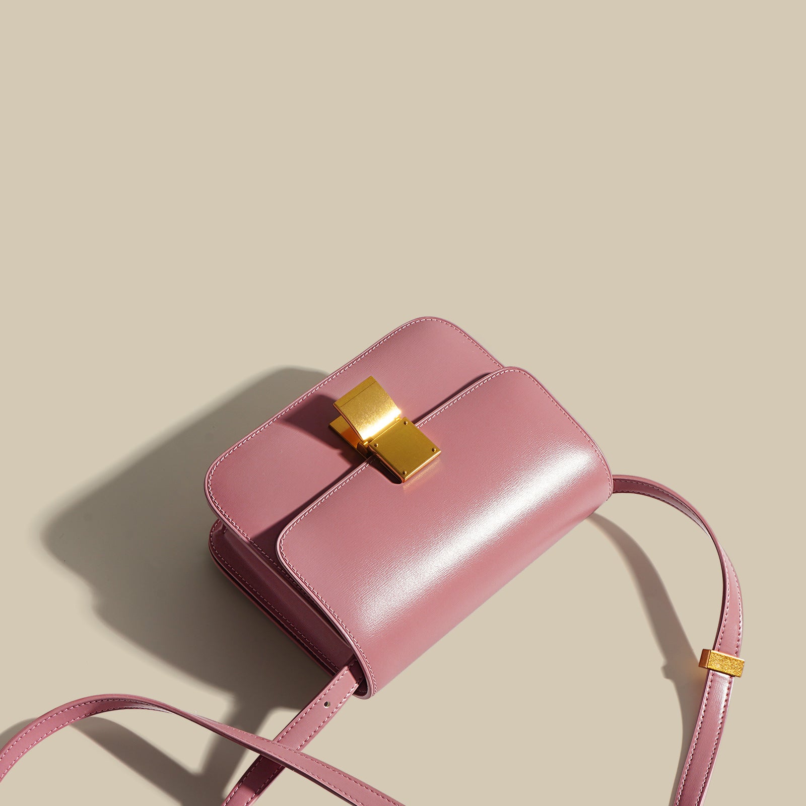 Classic Box Bag in Glossy Cowhide Leather – Small and Medium detail image 12