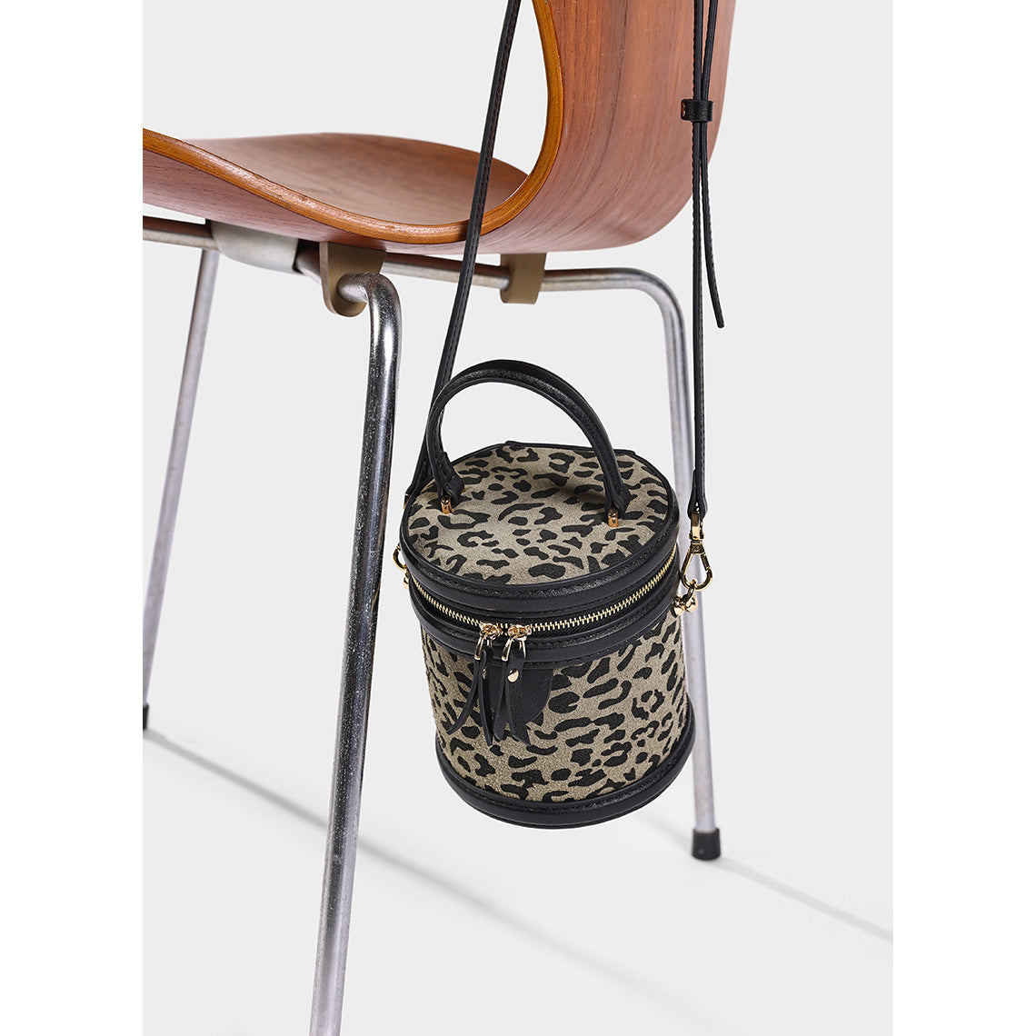 DIY Leather Bucket Bag Kit – Hand Sewn Top Grain Leather, Small & Large Sizes detail image 3