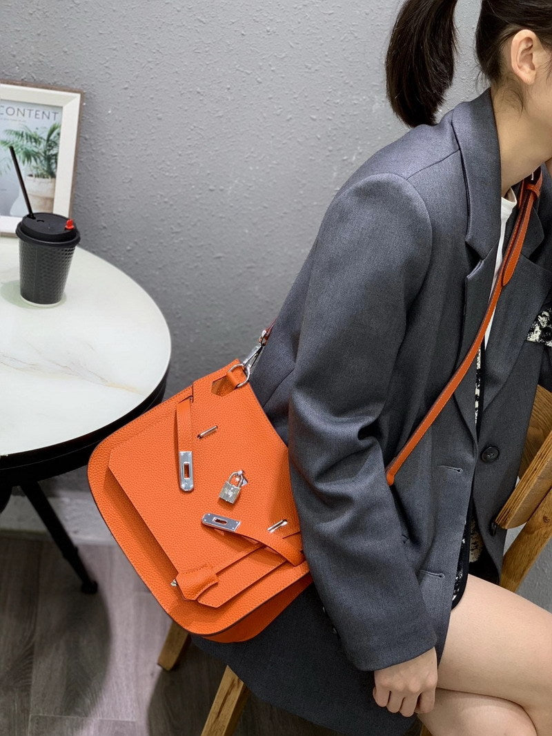 Top Grain Leather Messenger Shoulder Bag with Adjustable Strap detail image 5