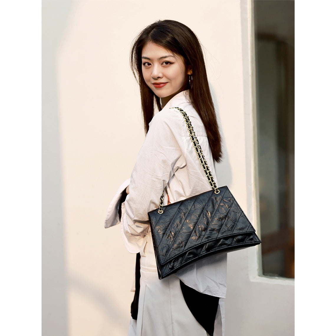Top Grain Leather Hourglass Bag DIY Kit – Hand Sewn by You detail image 8