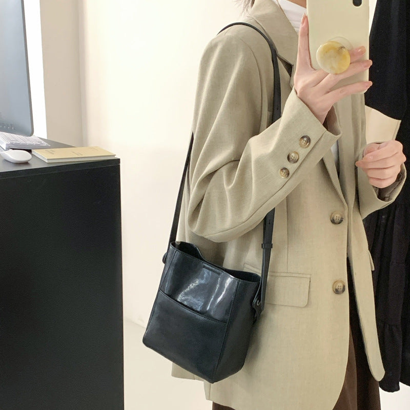Vintage Vegetable Tanned Leather Bucket Bag - Minimalist Crossbody detail image 8