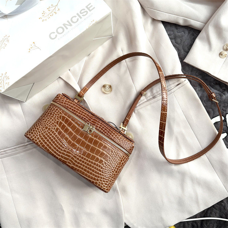 Crocodile Embossed Leather Extra Pocket Pouch LP19 detail image 7