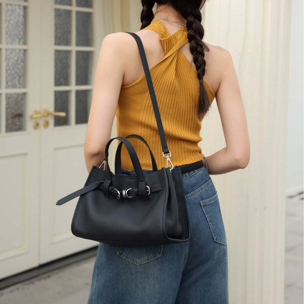 Pebbled Grain Leather Tote Bag with Crossbody Strap detail image 14