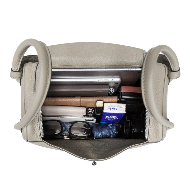 Pebbled Grain Leather Shoulder Bag with Silver Hardware – Medium and Large Sizes detail image 4