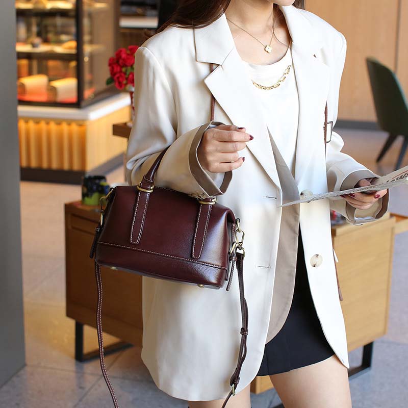 Vegetable-tanned Leather Boston Bag | Cowhide Crossbody Handbag detail image 8