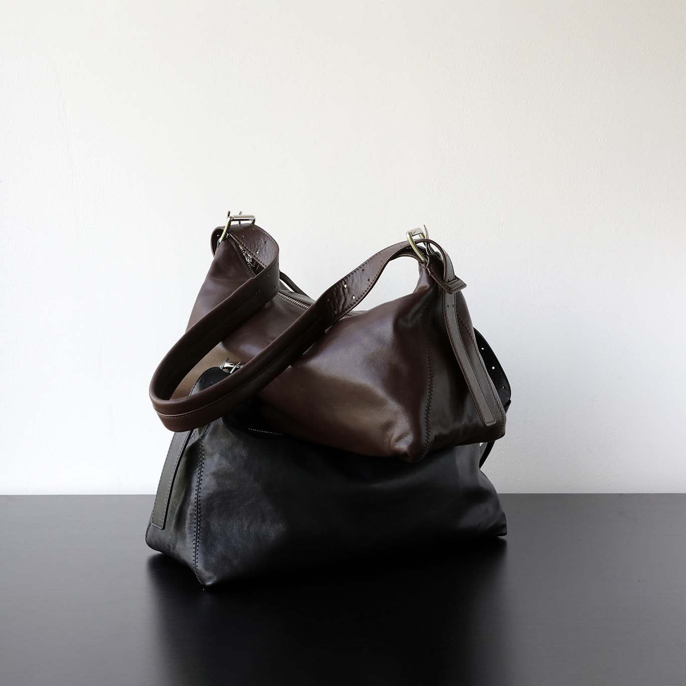 Vegetable Tanned Leather Hobo Bag detail image 8