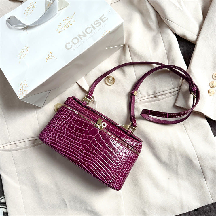 Crocodile Embossed Leather Extra Pocket Pouch LP19 detail image 10