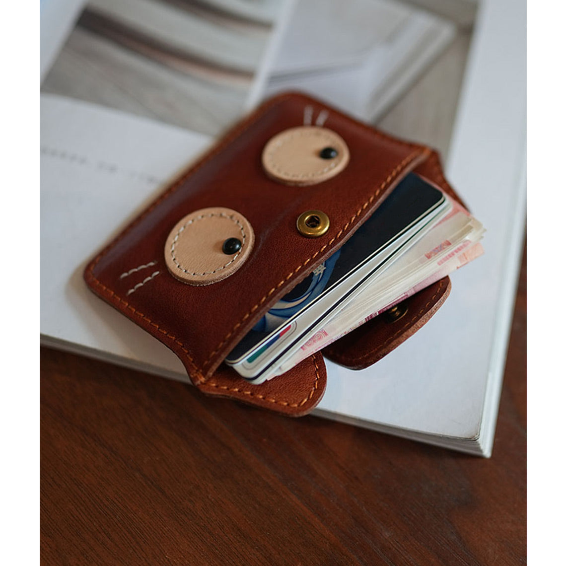 Small Vegetable Tanned Leather Cat Purse with Snap Closure detail image 3