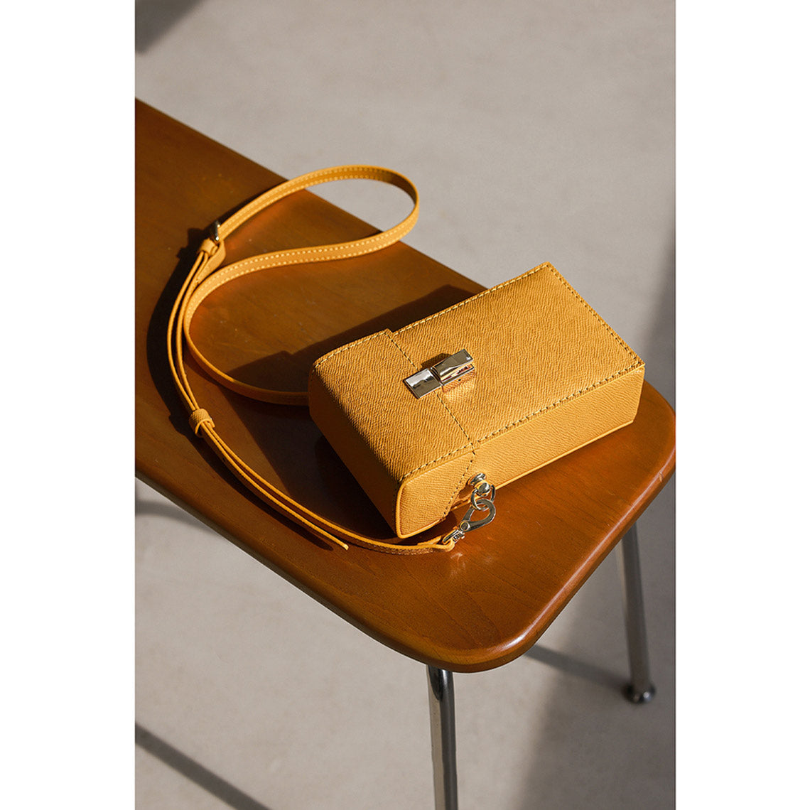 Genuine Leather Phone Bag DIY Sewing Kit – Hand-Stitched Craft Project detail image 8
