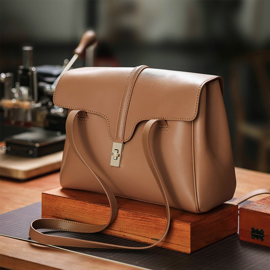 Handsewgift Leather Tote Bag DIY Kit – Brown Large, Brown Medium, Grey Medium detail image 2