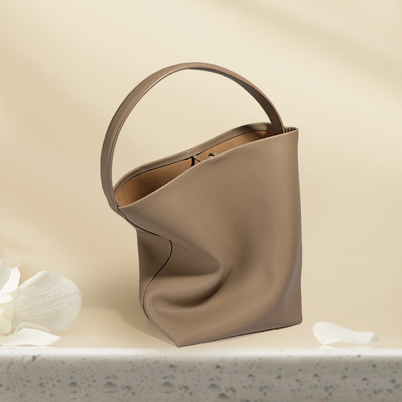 Soft Pebbled Leather Park Tote - Large Capacity Commuter Bag detail image 2