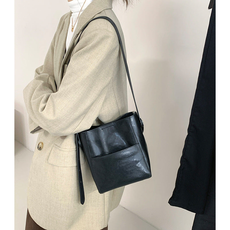 Vintage Vegetable Tanned Leather Bucket Bag - Minimalist Crossbody detail image 9