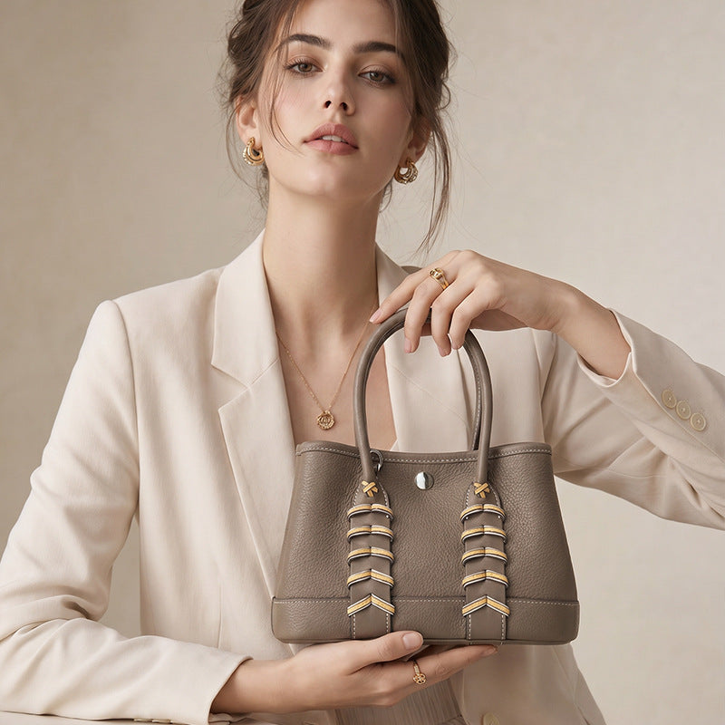 Neo Tote Handbag in Pebbled Grain Leather with Detachable Strap detail image 1
