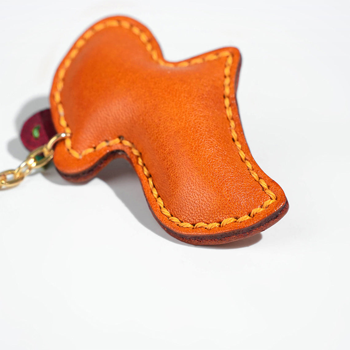 Vegetable Tanned Leather Capybara Keychain – Handcrafted Charm detail image 3