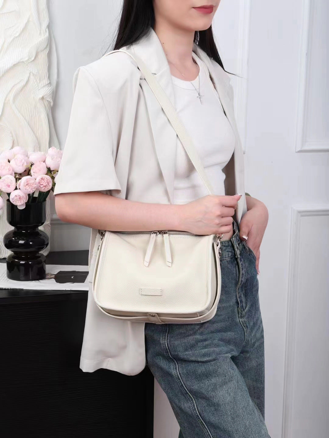 Top Grain Leather Handbag with Detachable and Adjustable Strap detail image 8