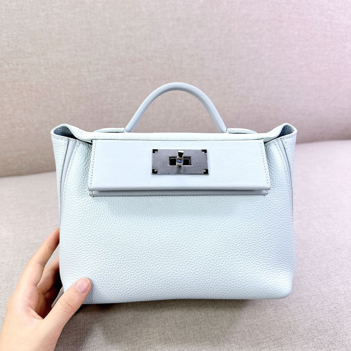 Mini 24/24 Bag in Top Grain Leather with Gold Hardware – Small and Large Sizes detail image 14