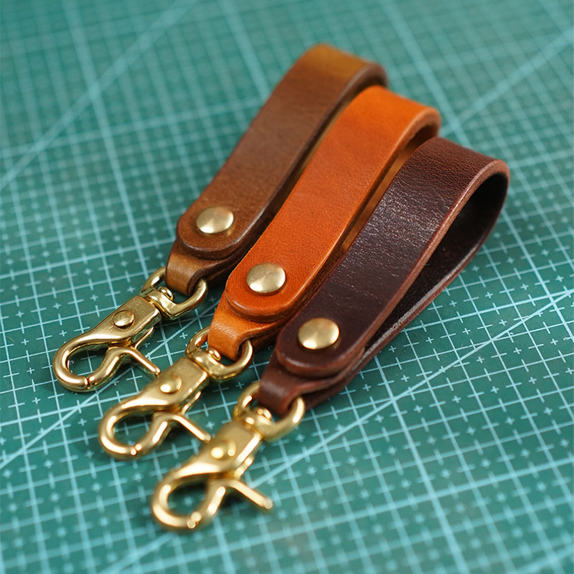 Heavy Duty Vegetable Tanned Leather Keyring with Brass Clip or Buckle detail image 1