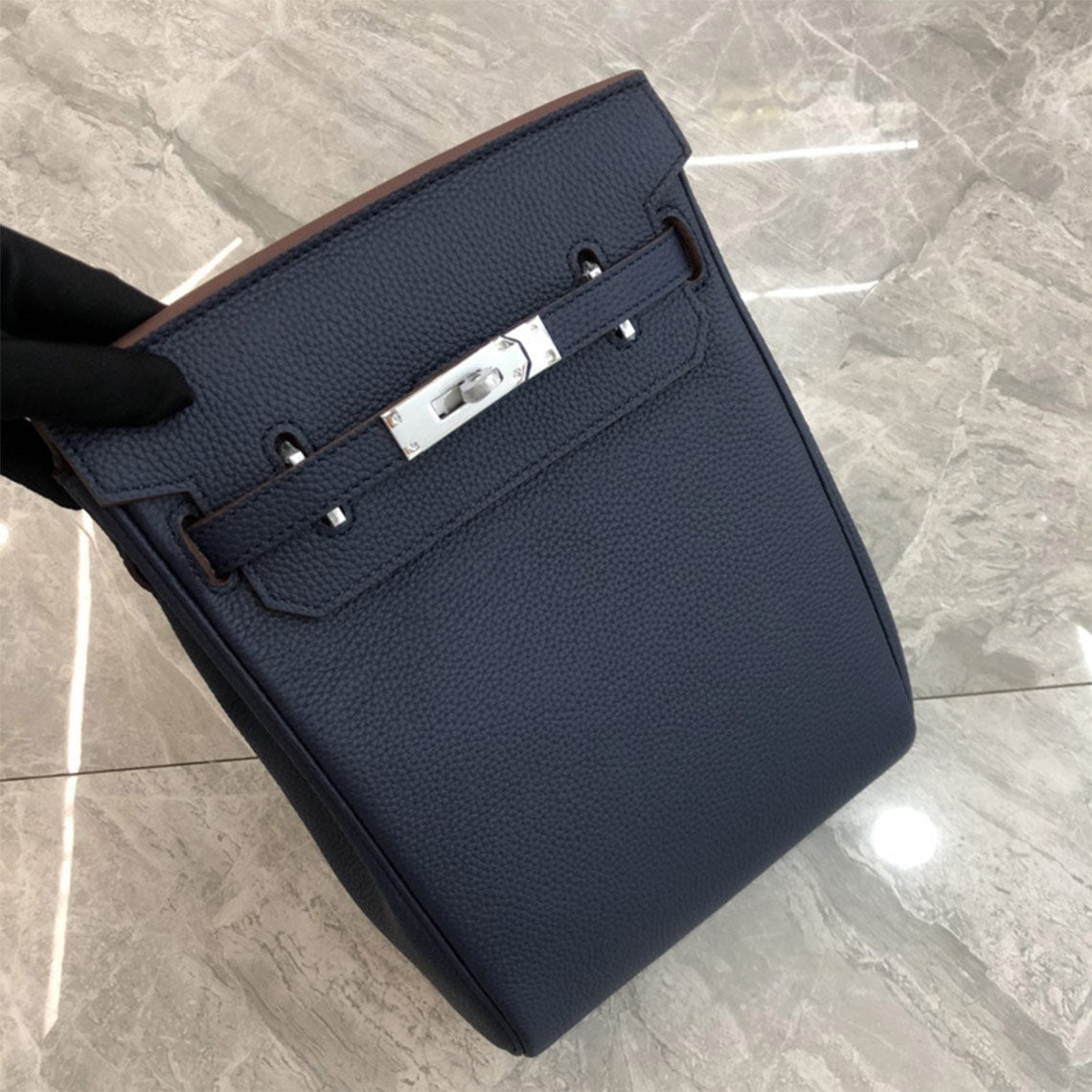 Top Grain Leather Unisex Crossbody Backpack with Turn Lock detail image 16