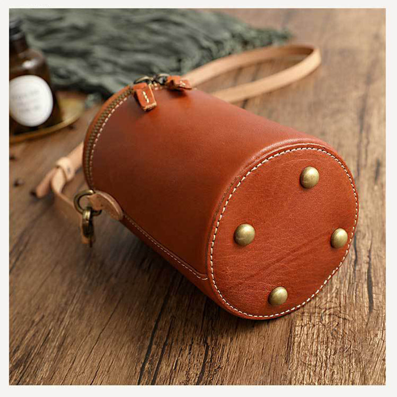 Small Vegetable Tanned Leather Bucket Bag with Adjustable Strap detail image 5