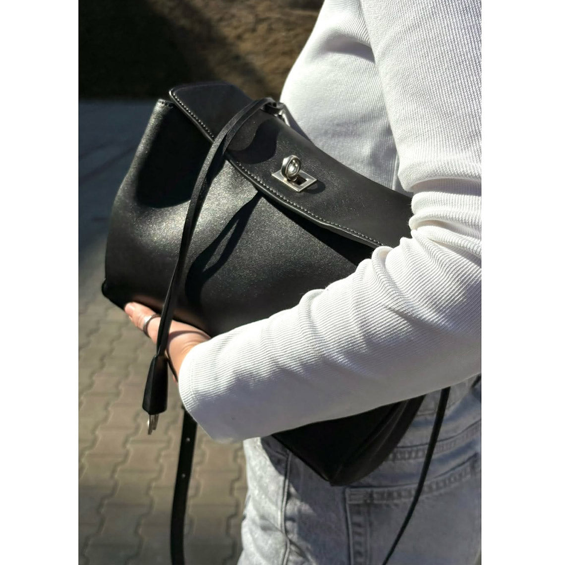 Top Grain Leather Horse Bag Charm with Detachable Strap – Medium and Large detail image 10