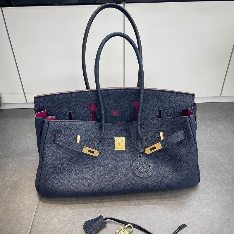 Top Grain Leather Shoulder Bag 40 cm with Contrast Lining detail image 2