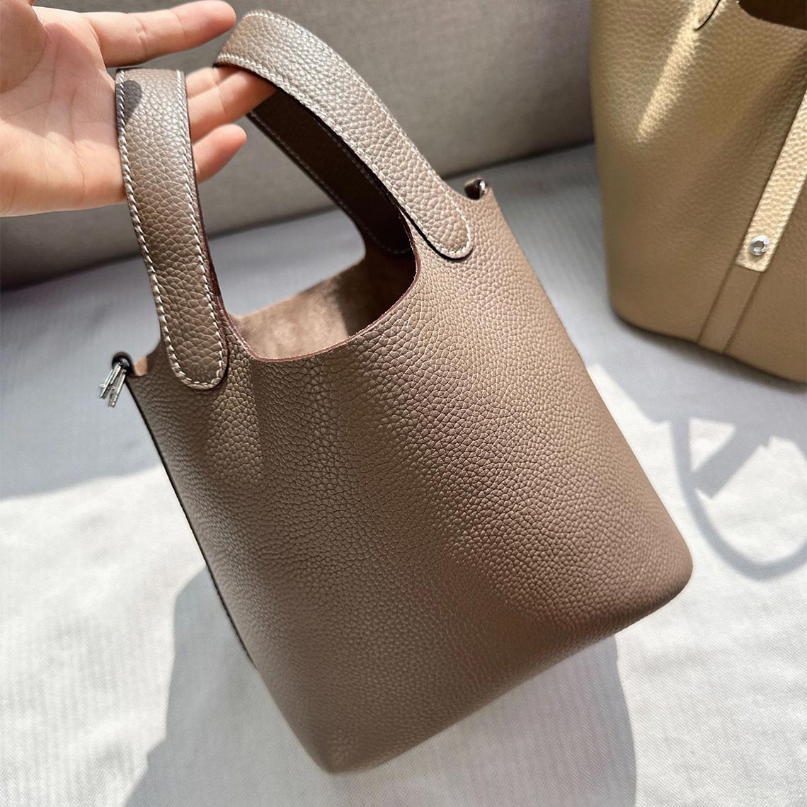 Top Grain Leather Bucket Bag with Lock Design - Small, Multiple Colors & Hardware Options detail image 4
