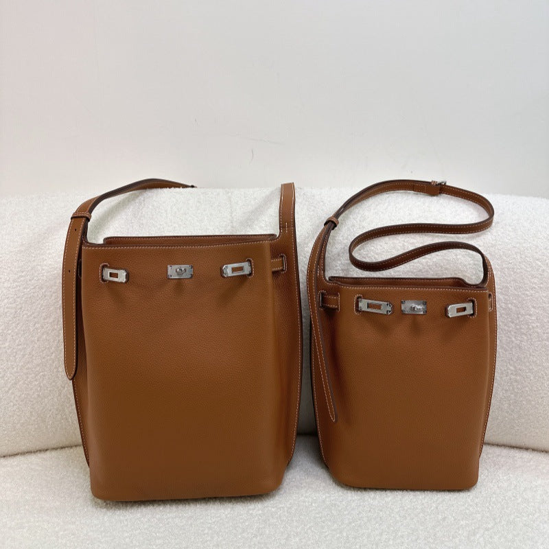 Bucket Bag in Top Grain Leather with Adjustable Strap detail image 7