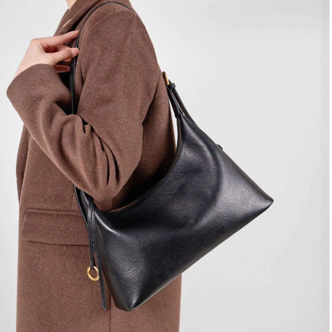 Minimalist Genuine Leather Backpack – Chic Laptop Commuter Bag in Brown and Black detail image 2