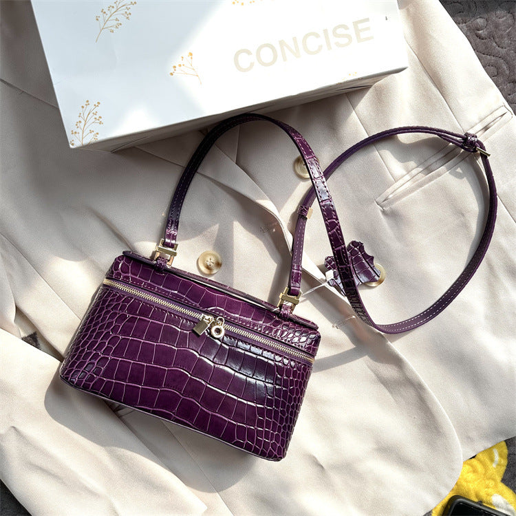 Crocodile Embossed Leather Extra Pocket Pouch LP19 detail image 3