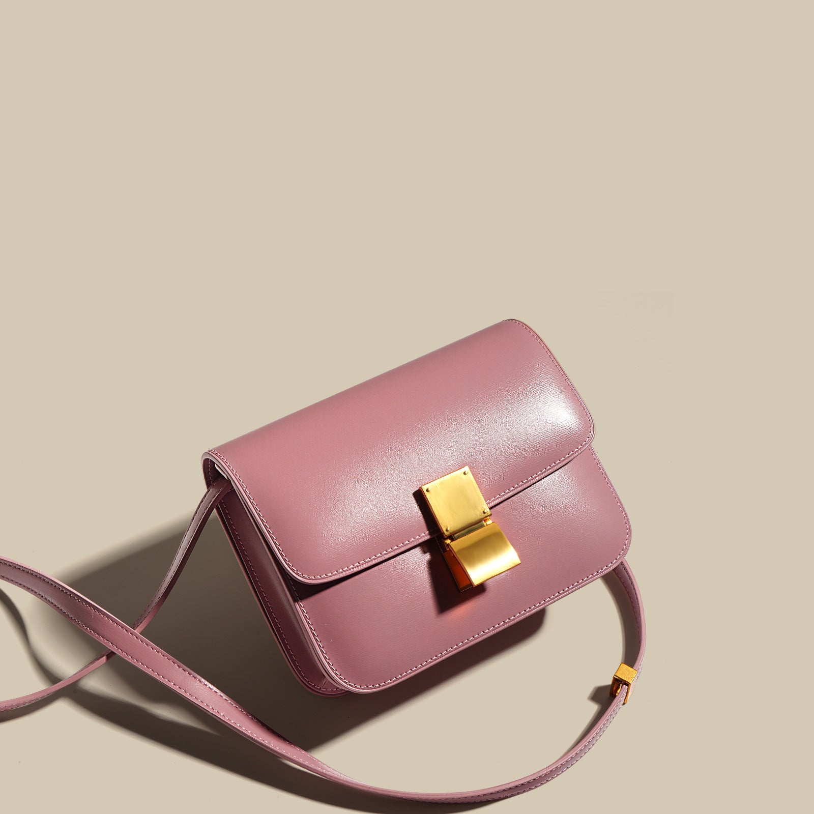 Classic Box Bag in Glossy Cowhide Leather – Small and Medium detail image 10