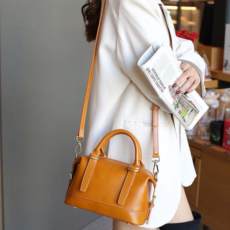 Vegetable-tanned Leather Boston Bag | Cowhide Crossbody Handbag detail image 17