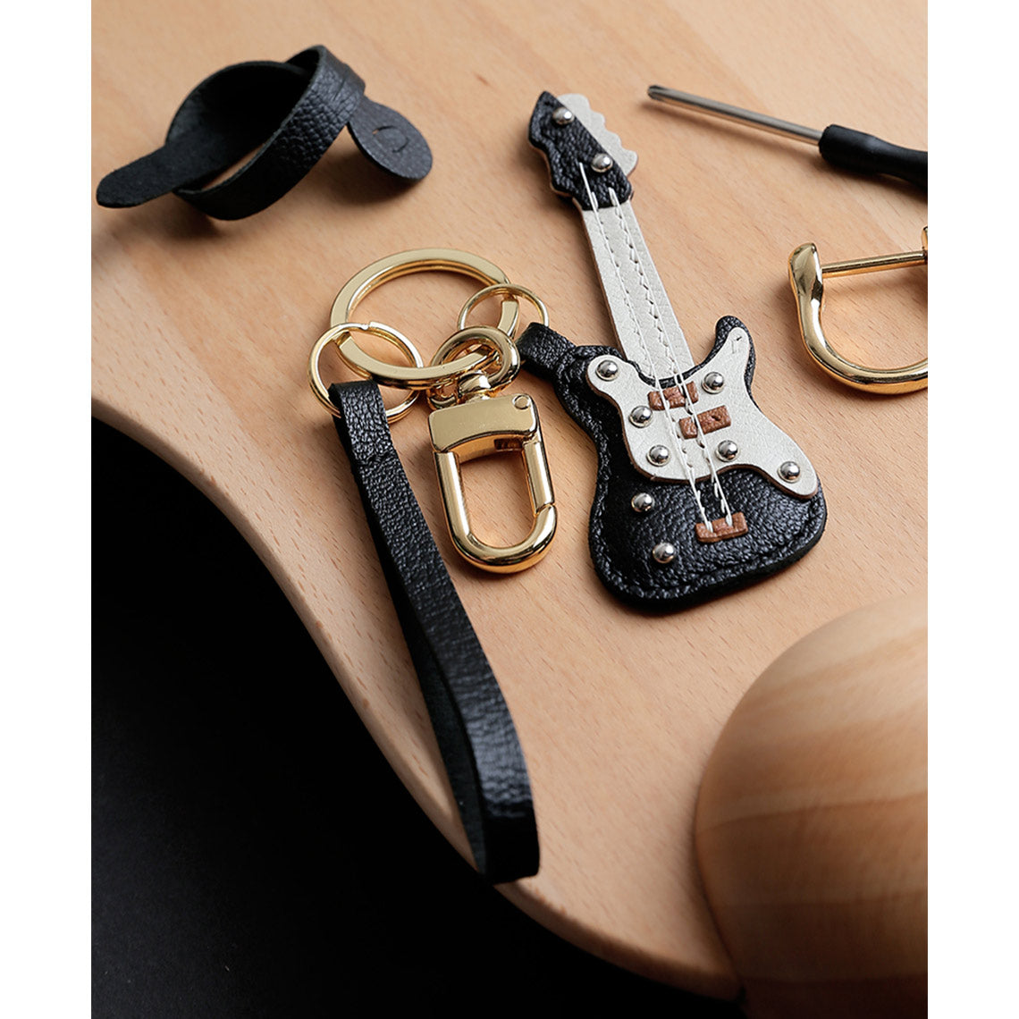 HandsewGift Guitar Design Leather DIY Keychain Kit detail image 1