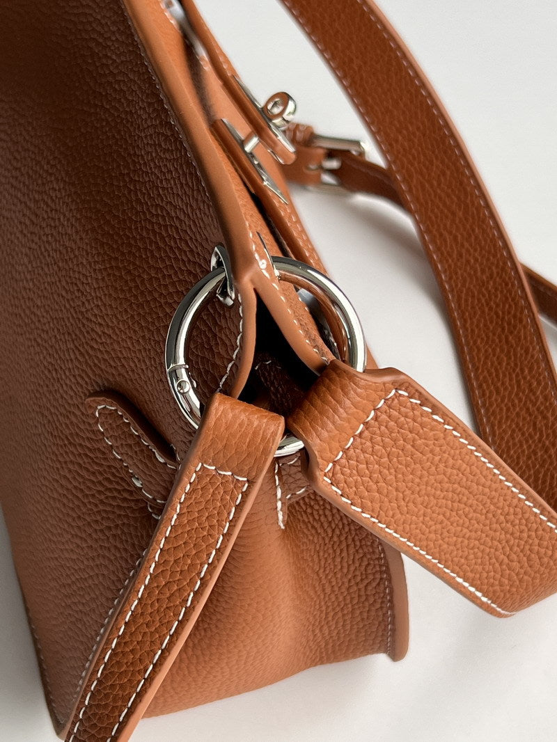 Top Grain Leather Messenger Shoulder Bag with Adjustable Strap detail image 11