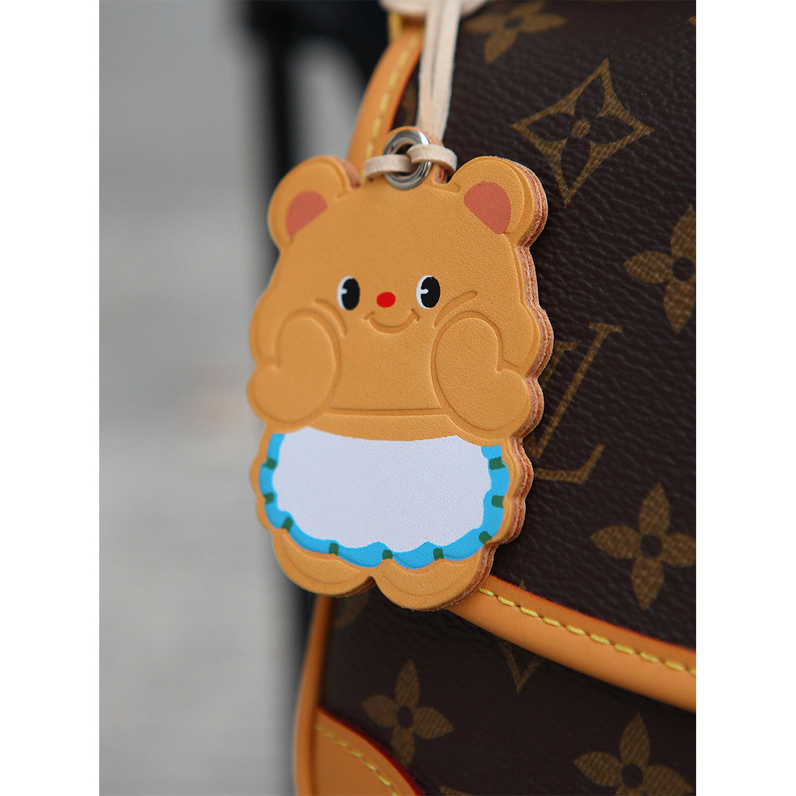 Vegetable Tanned Leather Cute Bear Charm Keychain detail image 5