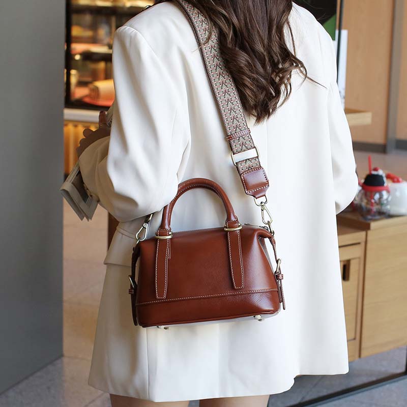 Vegetable-tanned Leather Boston Bag | Cowhide Crossbody Handbag detail image 15