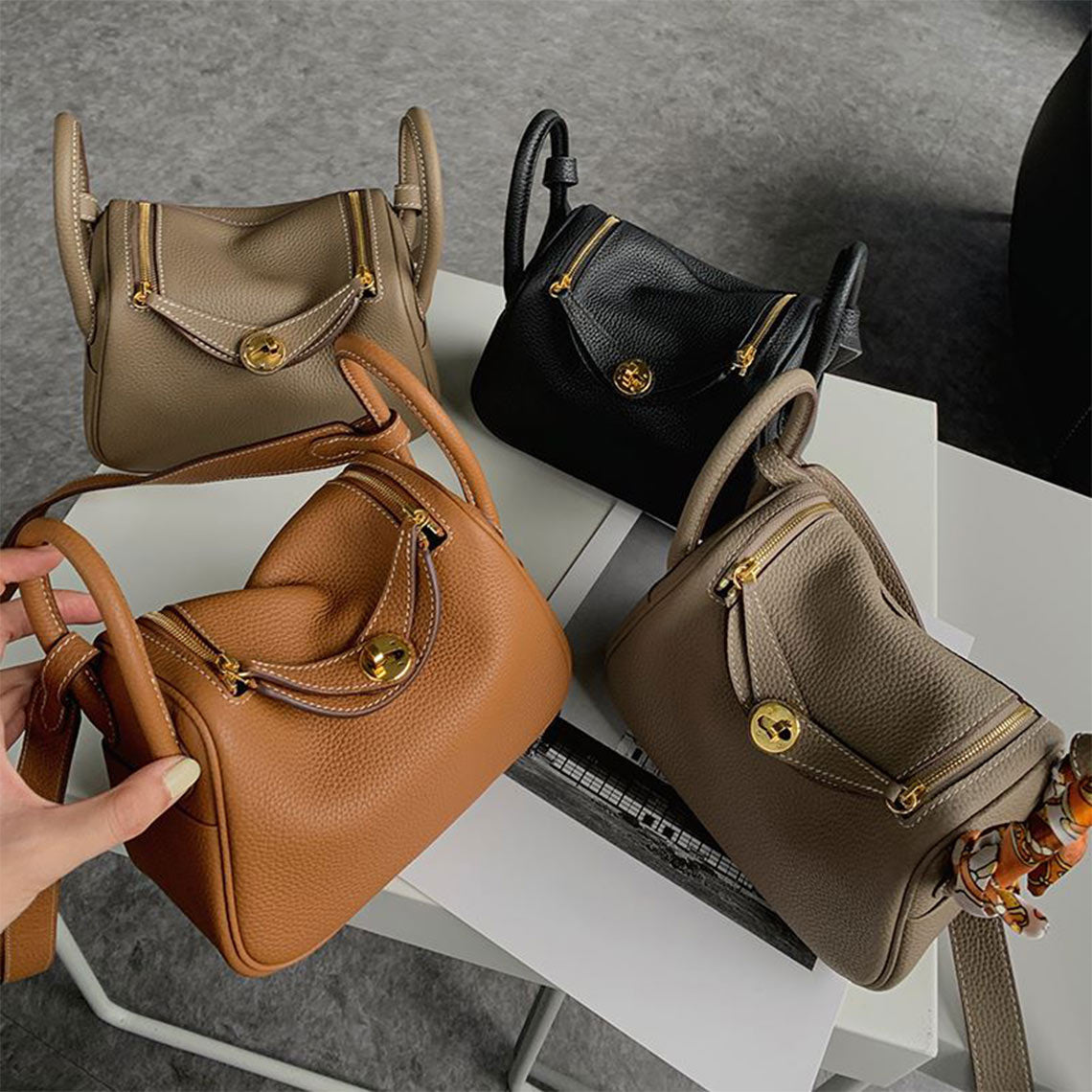 Pebbled Grain Leather Shoulder Bag with Gold Hardware – Small and Medium Sizes detail image 1