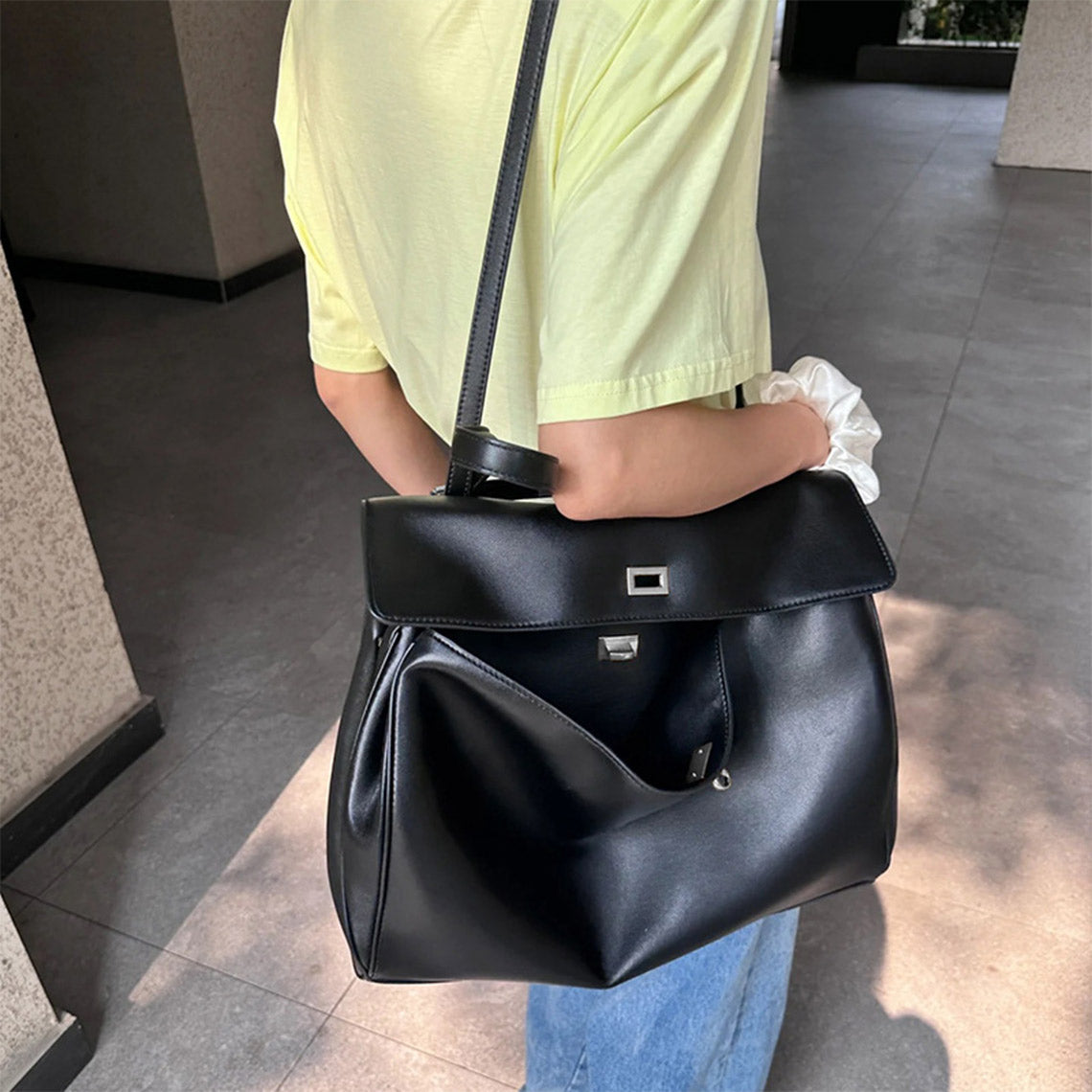 Top Grain Leather Horse Bag Charm with Detachable Strap – Medium and Large detail image 14