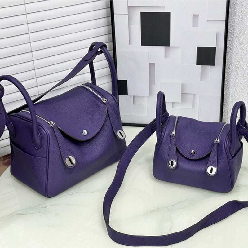 Pebbled Grain Leather Shoulder Bag for Women – Small and Medium Sizes detail image 14