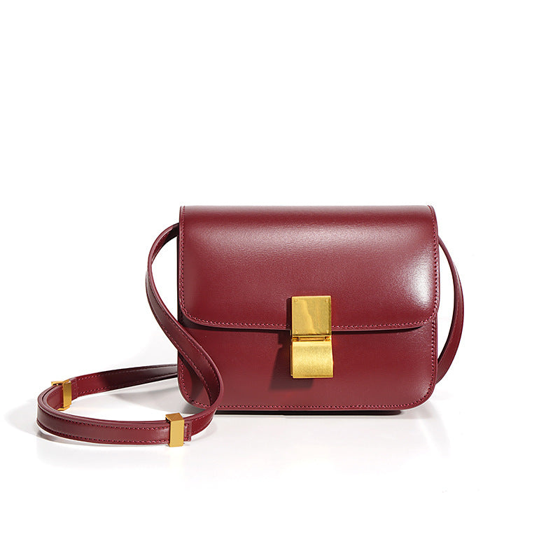 Classic Box Bag in Glossy Cowhide Leather – Small and Medium detail image 4