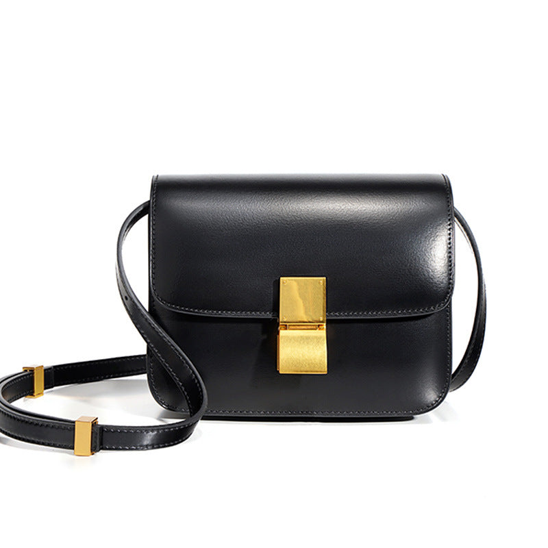 Classic Box Bag in Glossy Cowhide Leather – Small and Medium detail image 6