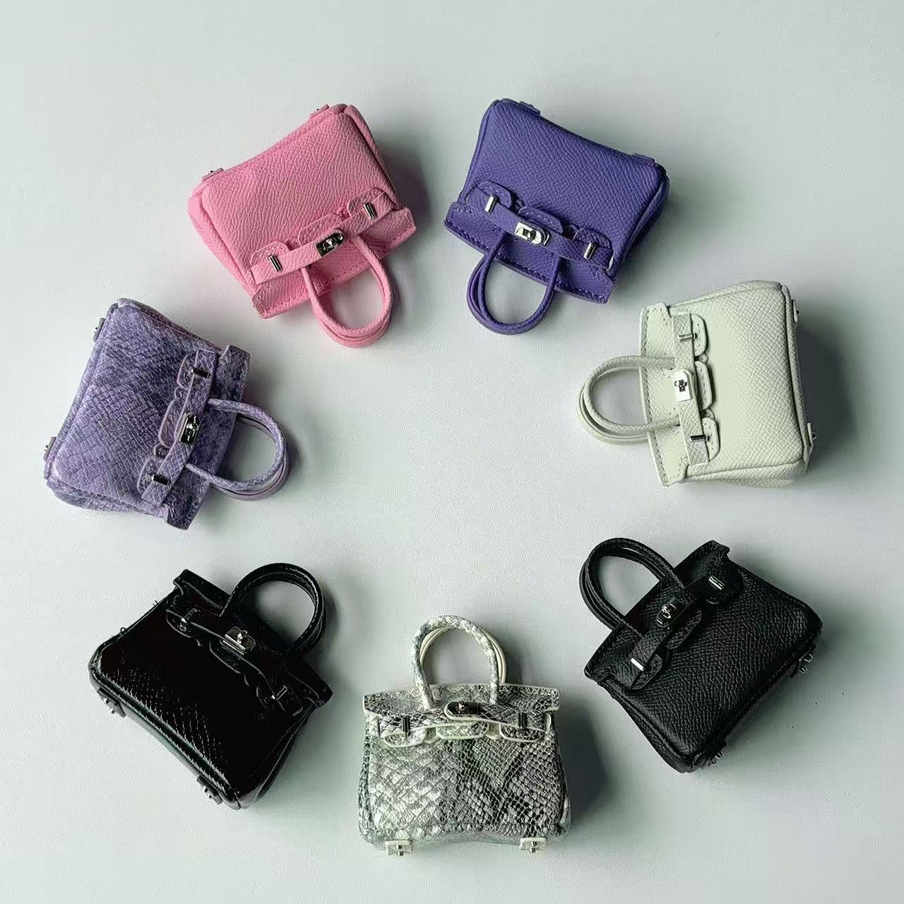 Mini Top Handle Bag Charm with Snakeskin Texture – PU Leather Keychain & Earphone Case detail image 4
