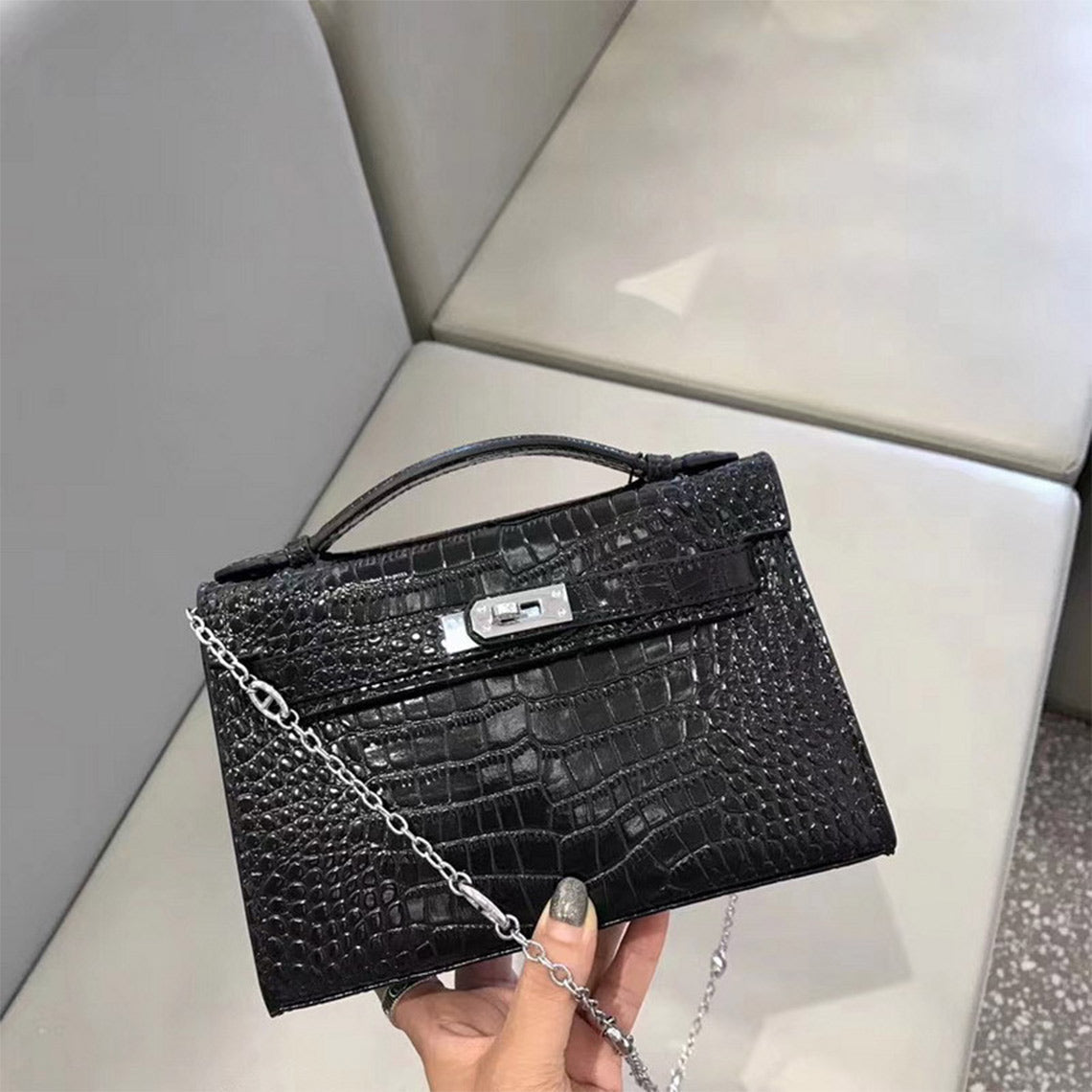 Top Grain Leather Top Handle Clutch Bag with Detachable Chain detail image 2